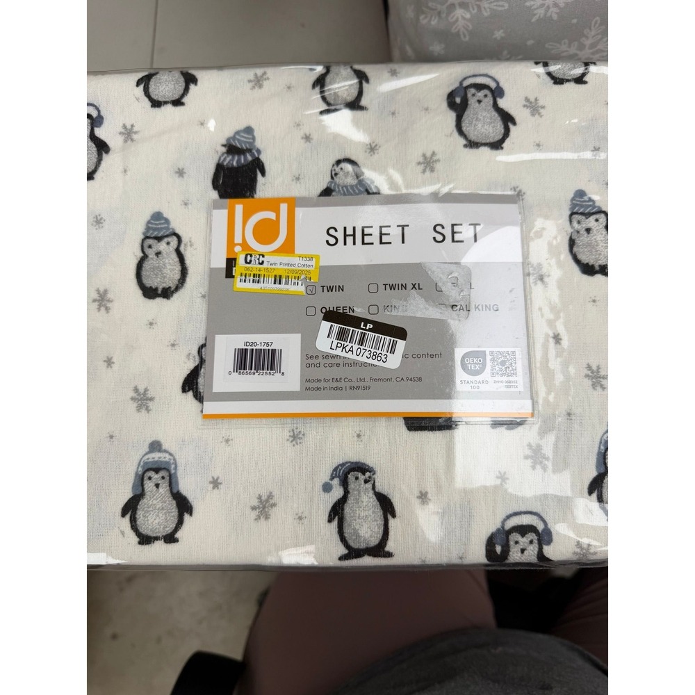 #149 New Twin Flannel Sheet Set Christmas Penguin Cotton 3pc White